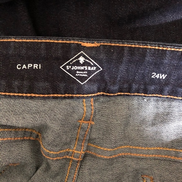 ST. JOHNS BAY CAPRI JEANS - Picture 5 of 5